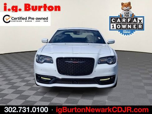 Used 2023 Chrysler 300 S w/ Comfort Group RWD image 2