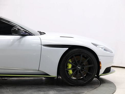 Used 2020 Aston Martin DB11 AMR image 57