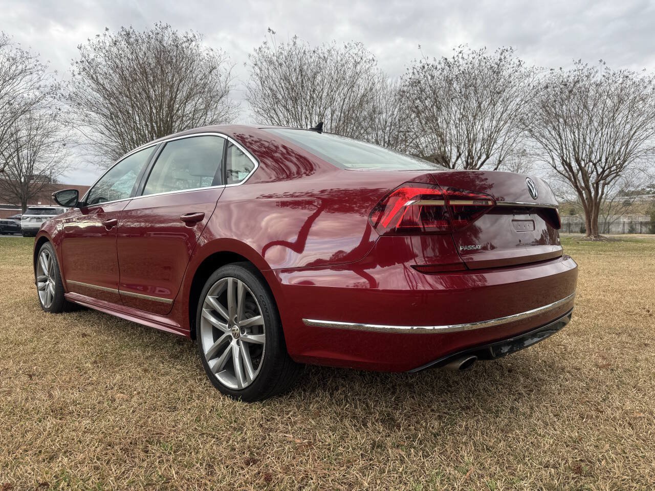 Used 2017 Volkswagen Passat 1.8T R-Line FWD image 10
