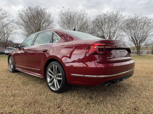 Used 2017 Volkswagen Passat 1.8T R-Line FWD image 10