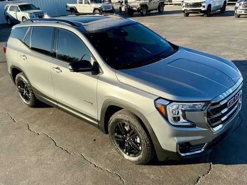 Used 2024 GMC Terrain AT4 w/ Infotainment Package II image 4