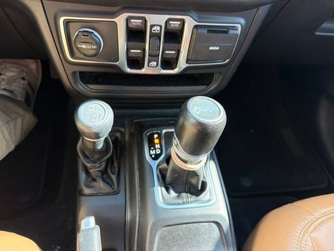 Used 2018 Jeep Wrangler Unlimited Sport S AWD/4WD image 14