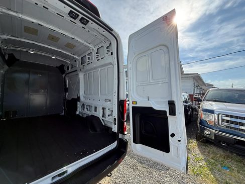 Used 2023 Ford Transit 250 148 High Roof AWD w/ Upfitter Package image 39