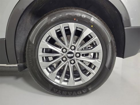 Certified 2025 Cadillac XT4 Premium Luxury image 10