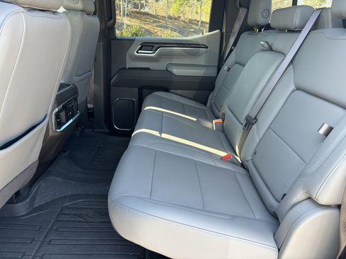 Used 2024 GMC Sierra 1500 SLT w/ SLT Premium Plus Package image 4