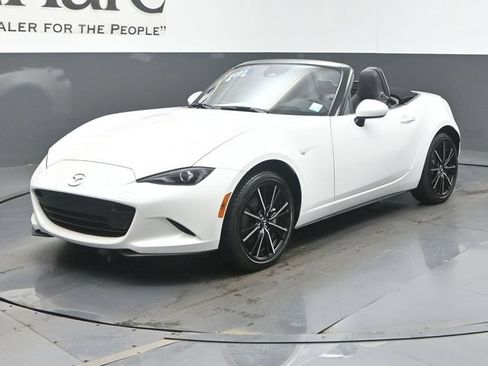 Used 2024 MAZDA MX-5 Miata Grand Touring w/ Weather Package RWD image 33