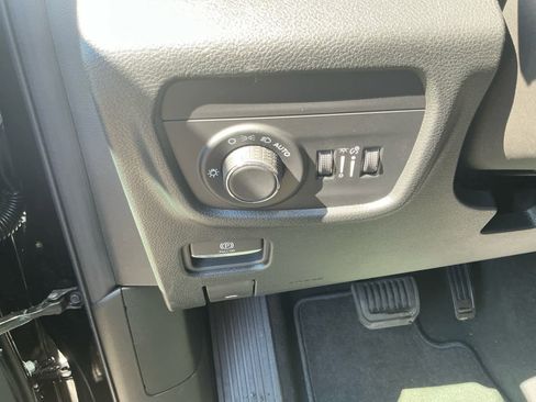 New 2025 Jeep Grand Cherokee Laredo w/ Luxury Tech Group I image 21