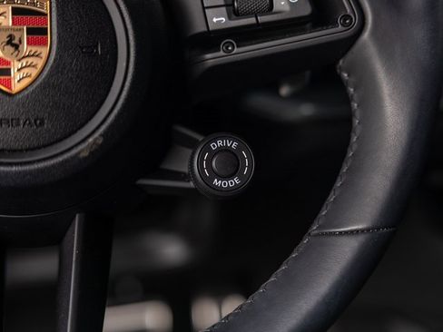 Used 2025 Porsche Cayenne S image 46
