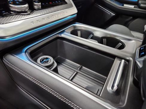 New 2026 Ford Expedition Platinum image 19