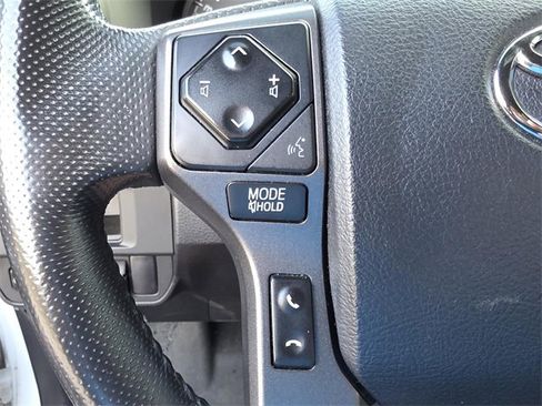 Used 2017 Toyota Tacoma TRD Off-Road image 20