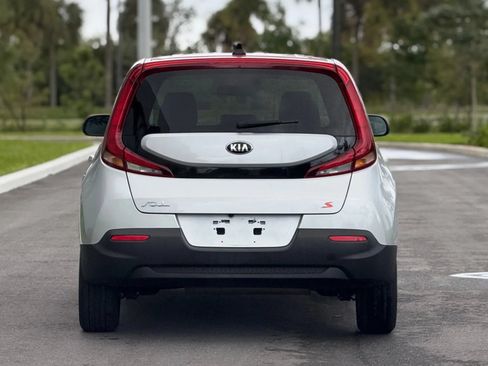 Used 2020 Kia Soul S FWD image 4