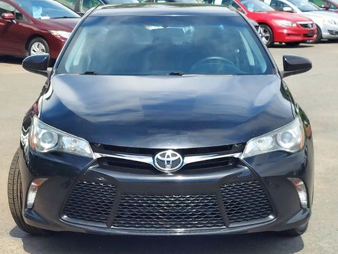 Used 2017 Toyota Camry SE FWD image 2