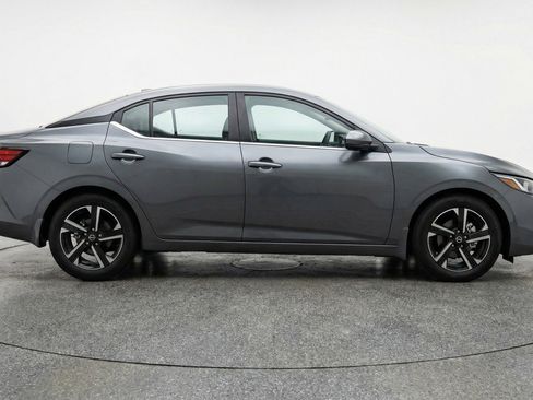 Used 2025 Nissan Sentra SV image 11