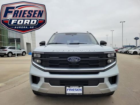 Used 2025 Ford Expedition Max Platinum AWD/4WD image 2