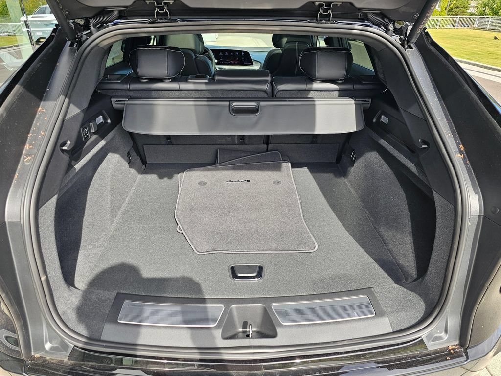 New 2026 Cadillac Lyriq V AWD/4WD image 13