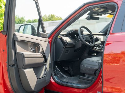 New 2025 Land Rover Range Rover Sport SE image 10