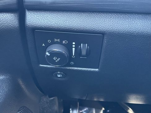 Used 2020 Jeep Grand Cherokee Laredo image 14