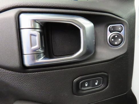 Used 2023 Jeep Wrangler Unlimited Sahara image 56