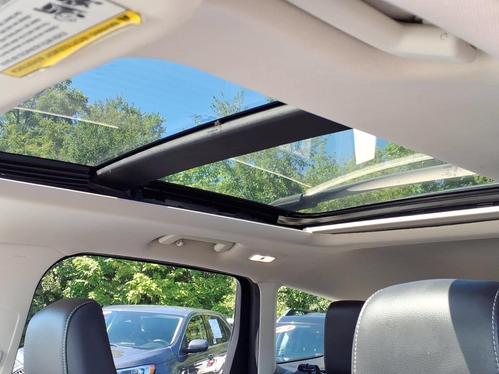 Used 2019 Ford Escape Titanium AWD/4WD image 4