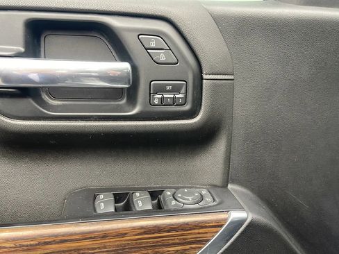 Used 2019 Chevrolet Silverado 1500 High Country w/ Technology Package image 18