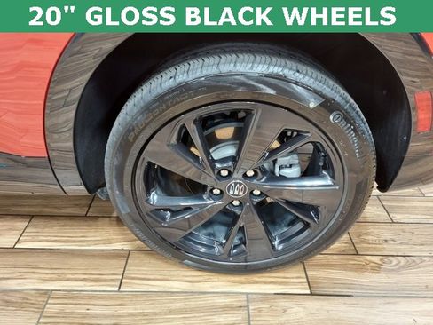 Certified 2025 Buick Envision Sport Touring image 11