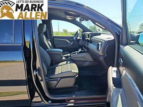 Used 2024 Chevrolet Colorado ZR2 AWD/4WD image 28