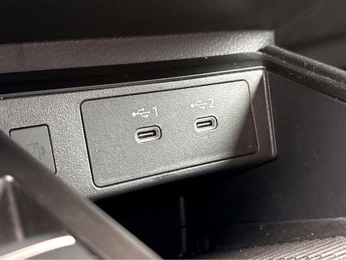 Used 2025 Nissan Kicks SV image 28