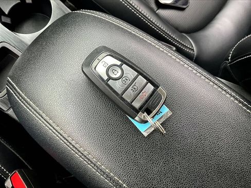Used 2023 Ford Escape Platinum AWD/4WD image 35