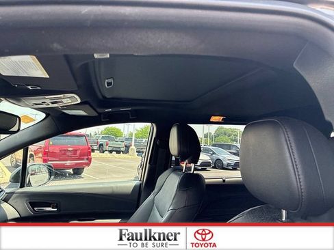 Used 2025 Toyota Sienna Platinum AWD/4WD image 30