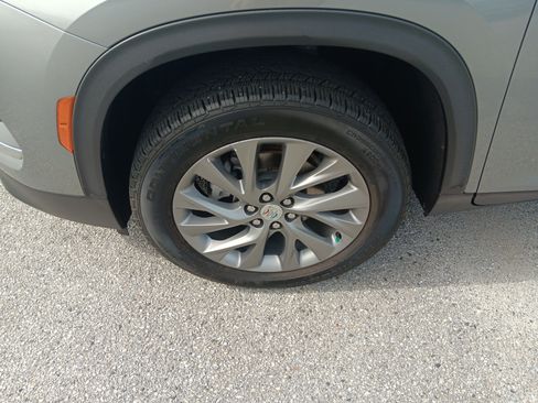 Used 2025 Buick Enclave Preferred AWD/4WD image 2