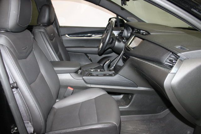 Used 2025 Cadillac XT5 Premium Luxury w/ Technology Package AWD/4WD image 12