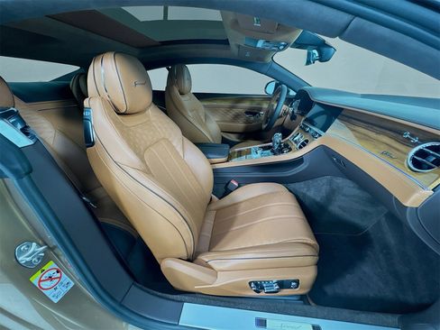 Used 2025 Bentley Continental GT Speed image 27