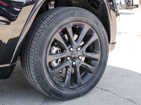 Used 2022 Jeep Grand Cherokee Laredo X RWD image 65