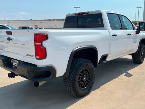 Used 2026 Chevrolet Silverado 2500 ZR2 AWD/4WD image 6