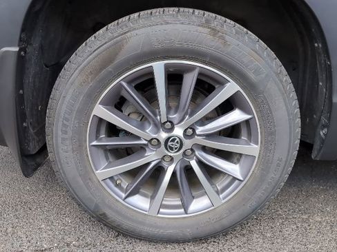 Used 2019 Toyota Highlander XLE w/ Protection Package #3 AWD/4WD image 9
