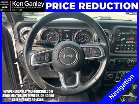 Used 2018 Jeep Wrangler Unlimited Sahara w/ Uconnect 4C Nav & Sound Group AWD/4WD image 13