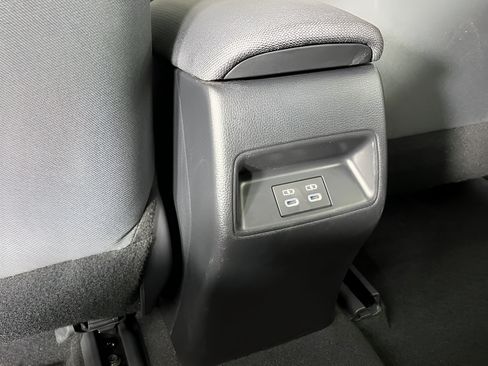 Used 2025 Toyota Corolla LE FWD image 25