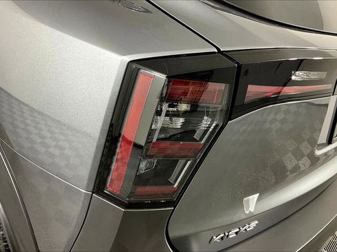 Used 2025 Nissan Kicks SV w/ SV Premium Package image 23