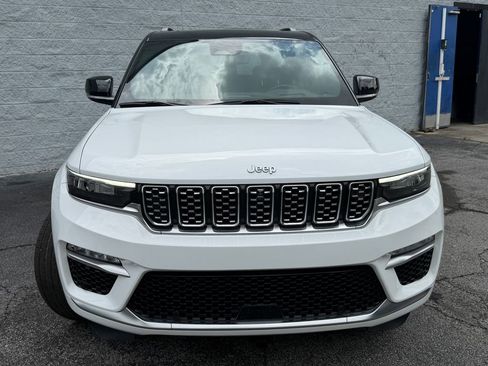 Used 2023 Jeep Grand Cherokee Summit AWD/4WD image 5