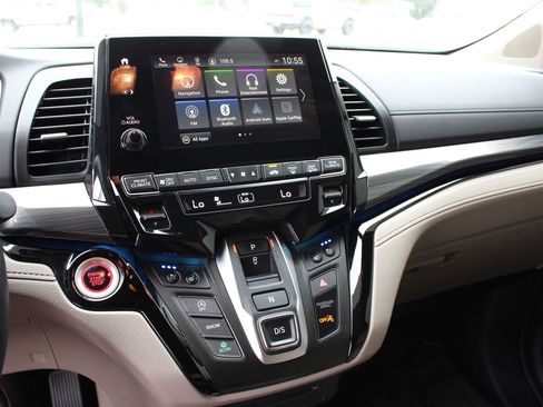 Used 2024 Honda Odyssey Elite image 14
