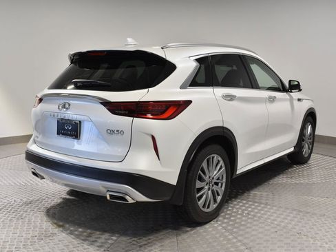 Certified 2025 INFINITI QX50 Luxe image 3