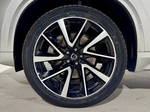 Used 2022 Volvo XC90 T6 Momentum w/ Advanced Package image 35