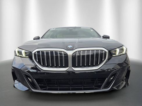 Used 2026 BMW 530i w/ M Sport Package RWD image 2