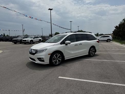 Used 2019 Honda Odyssey Elite image 3