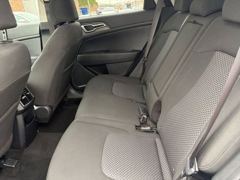Used 2025 Kia Sportage LX FWD image 23