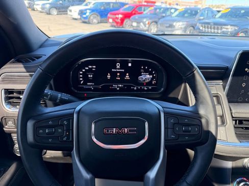Used 2023 GMC Yukon SLT w/ SLT Luxury Package AWD/4WD image 20