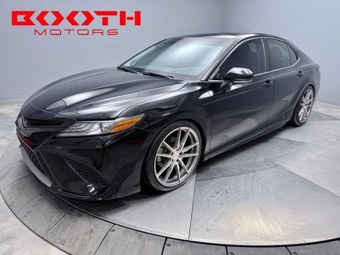 Used 2019 Toyota Camry XSE image 1