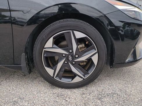 Used 2023 Hyundai Elantra Limited image 10