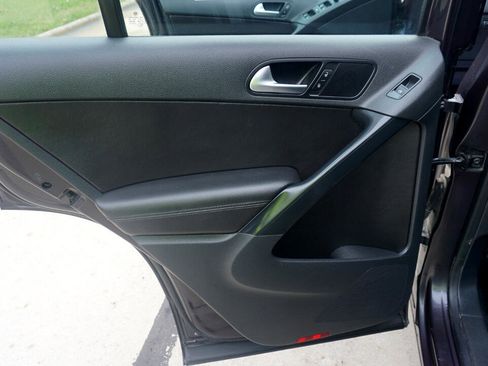 Used 2016 Volkswagen Tiguan S image 15