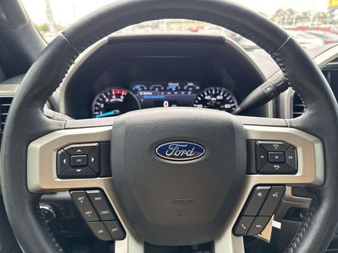 Used 2022 Ford F250 Lariat w/ Lariat Value Package AWD/4WD image 18